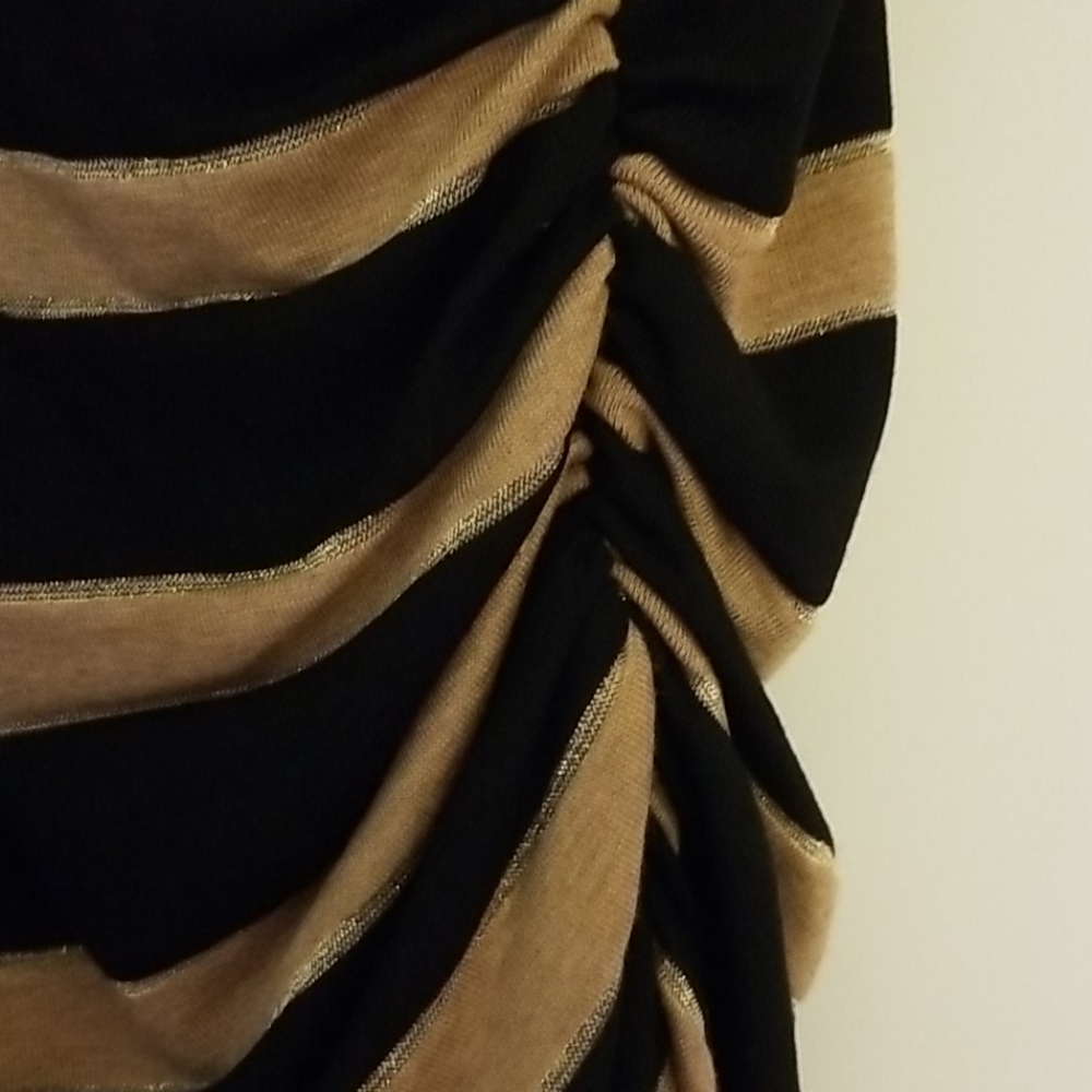 Top - Picture 2 of 3